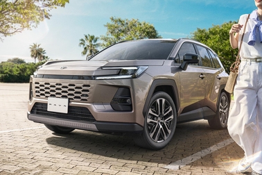 【モデル入り素材】Z（ハイブリッド）